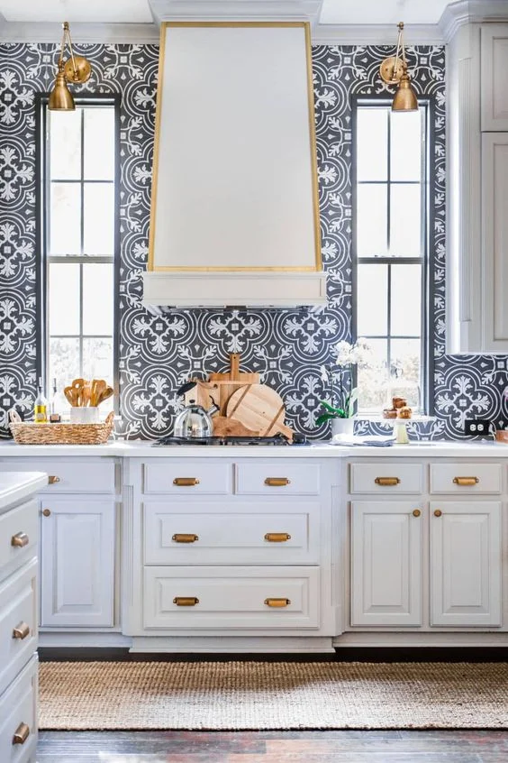 14 Unexpected Kitchen Backsplashes We Can’t Get Enough Of